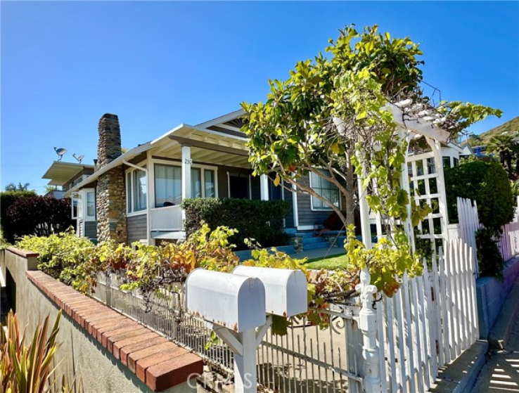 3 Bed Home for Sale in Laguna Beach, California