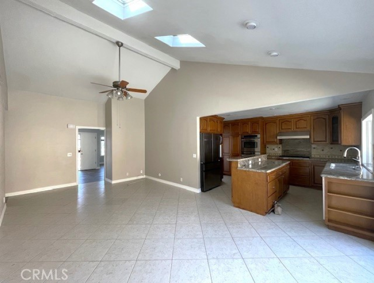 4 Bed Home to Rent in Anaheim Hills, California