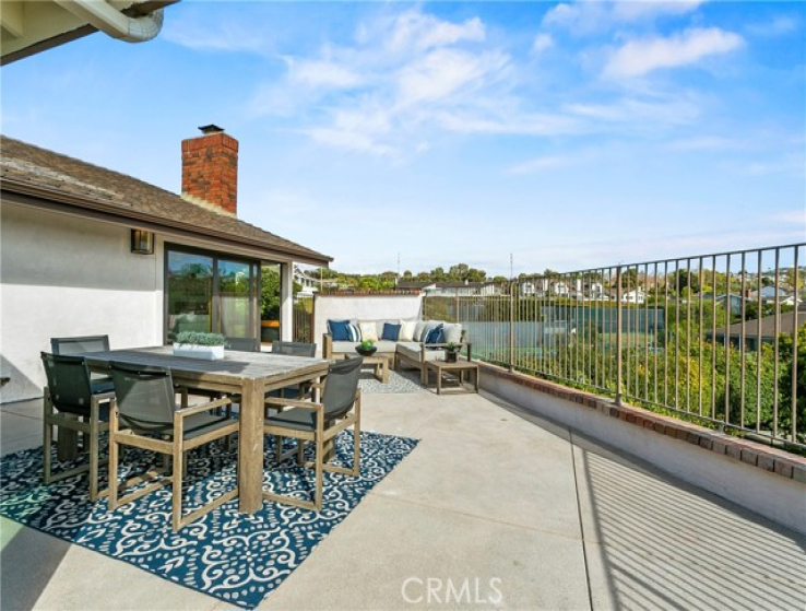 2 Bed Home for Sale in Corona del Mar, California