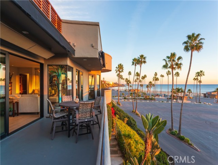 4 Bed Home to Rent in Corona del Mar, California