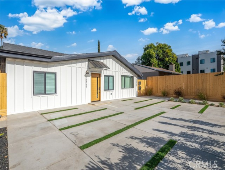 3 Bed Home to Rent in Van Nuys, California