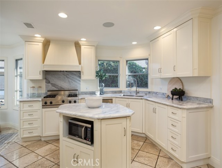 4 Bed Home for Sale in Corona del Mar, California