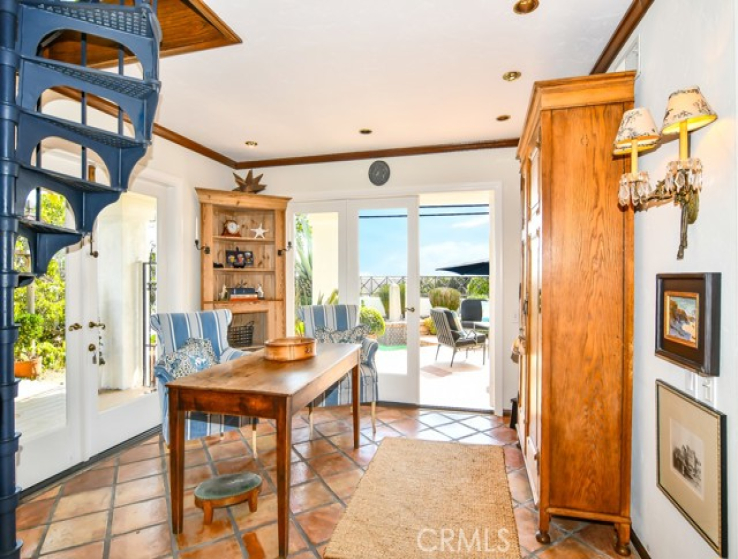 2 Bed Home for Sale in Corona del Mar, California