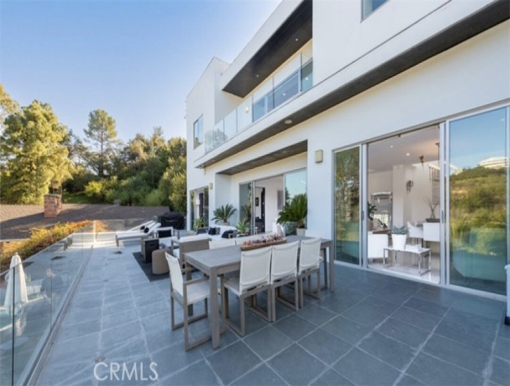 7 Bed Home for Sale in Los Angeles, California