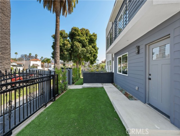  Income Home for Sale in Los Angeles, California