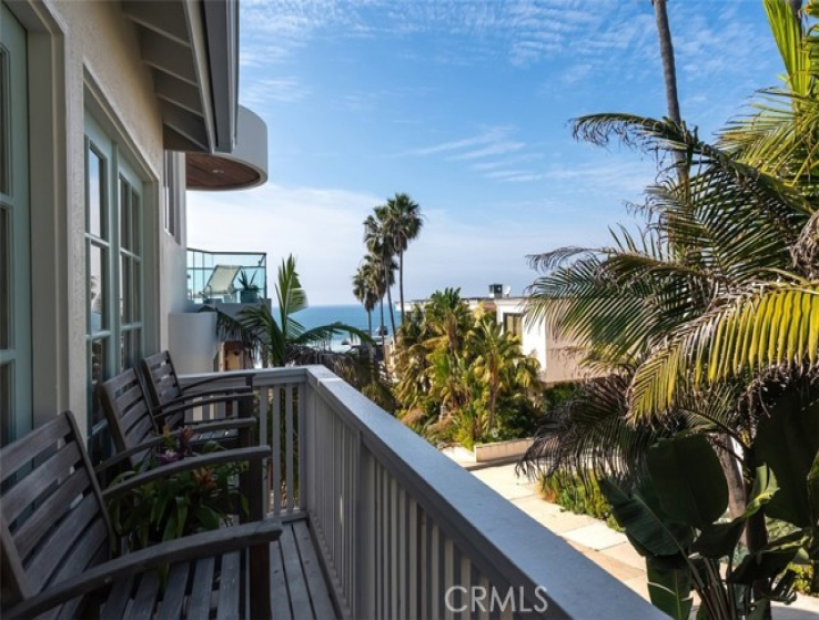 4 Bed Home to Rent in Manhattan Beach, California