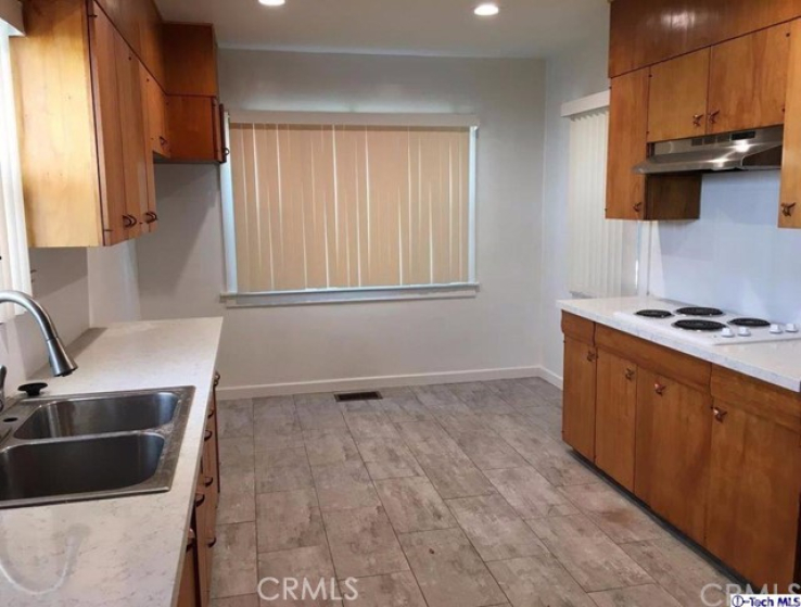 3 Bed Home to Rent in Glendale, California