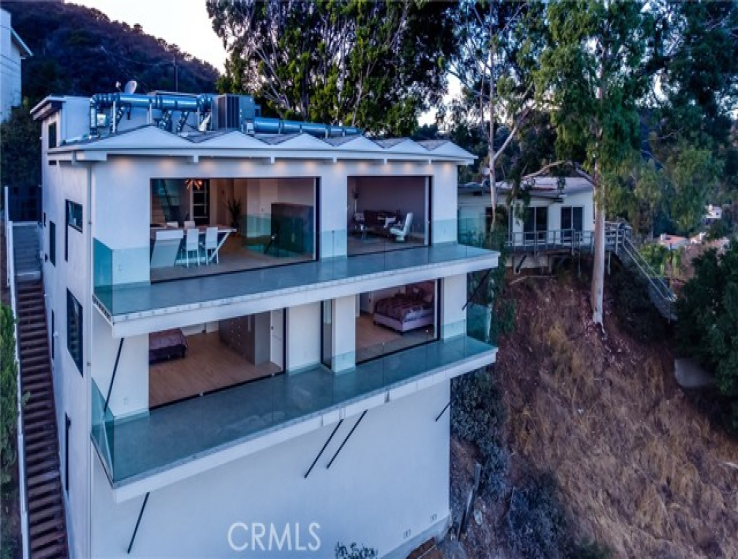 5 Bed Home to Rent in Hollywood Hills, California