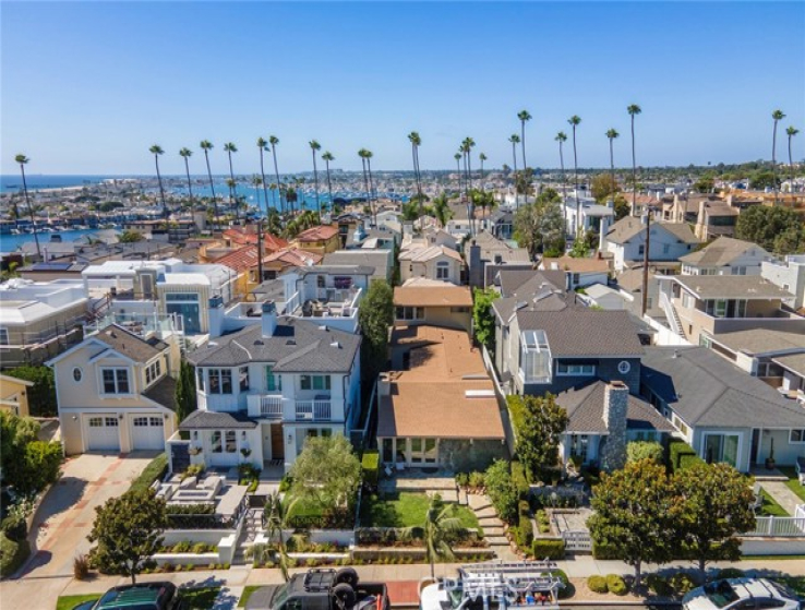 3 Bed Home for Sale in Corona del Mar, California