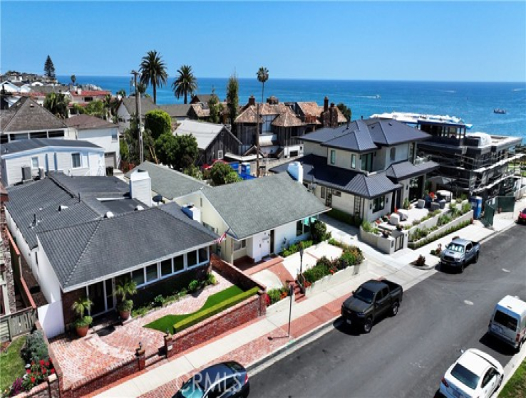 2 Bed Home for Sale in Corona del Mar, California