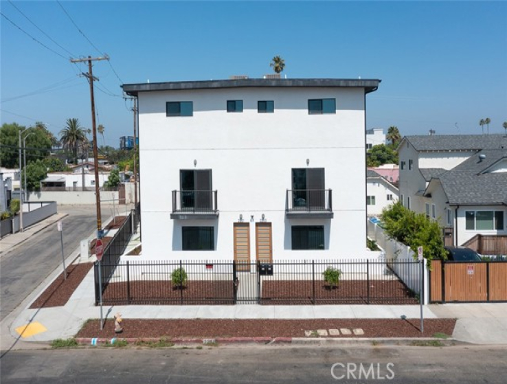  Income Home for Sale in Los Angeles, California