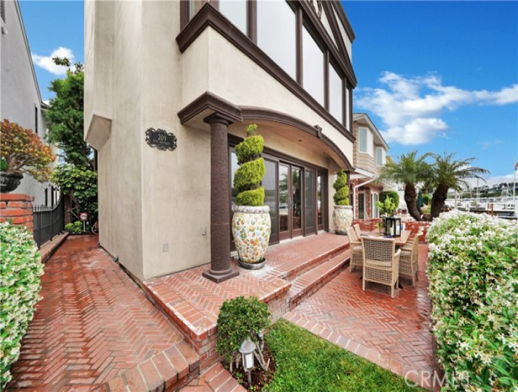 4 Bed Home for Sale in Newport Beach, California