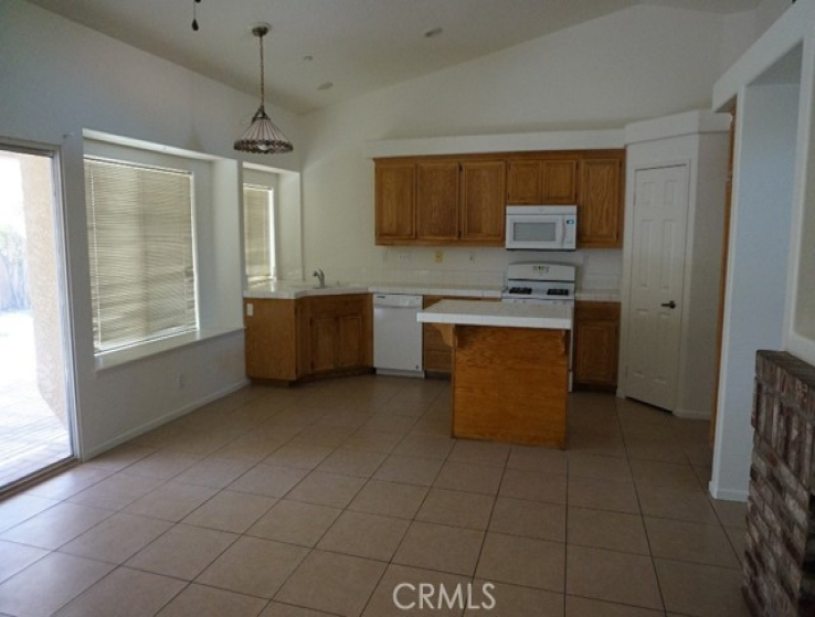 3 Bed Home to Rent in Hemet, California