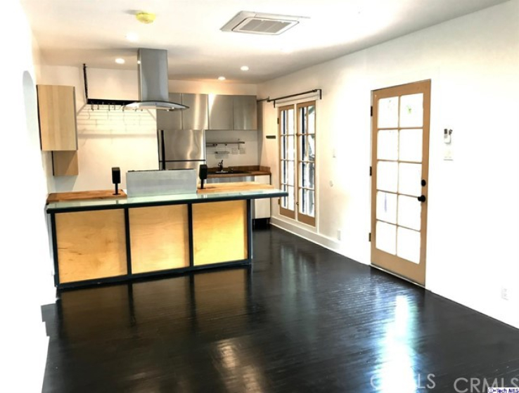 2 Bed Home to Rent in Silver Lake, California