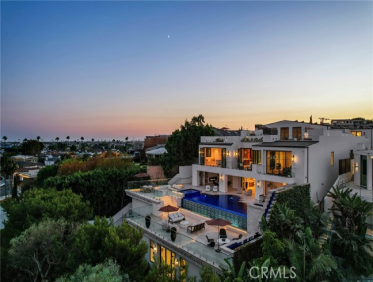 6 Bed Home for Sale in Newport Beach, California