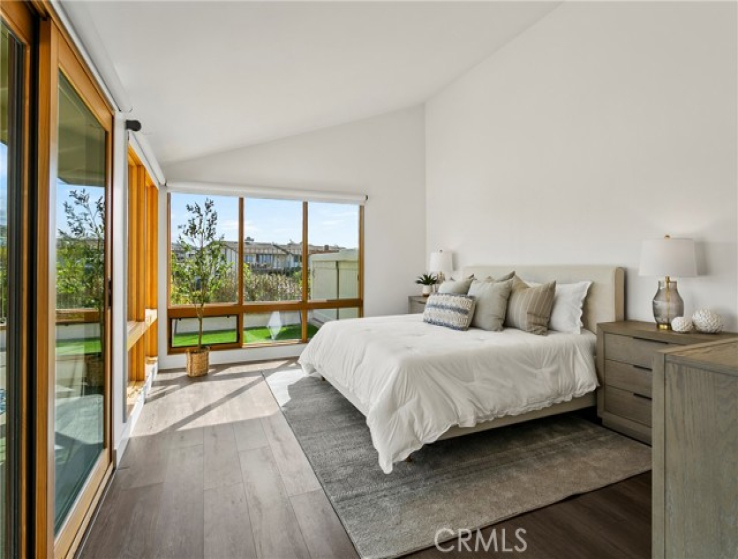 2 Bed Home for Sale in Corona del Mar, California