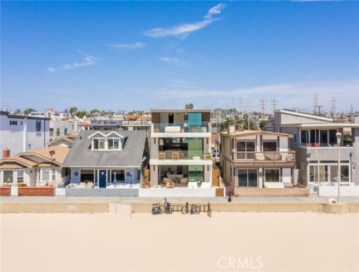 4 Bed Home to Rent in Hermosa Beach, California