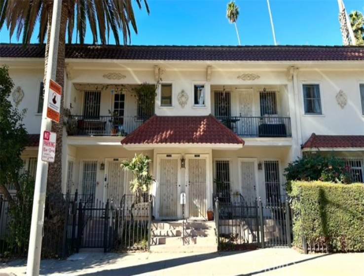 4 Bed Home for Sale in Los Feliz, California