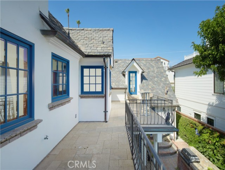 4 Bed Home for Sale in Corona del Mar, California