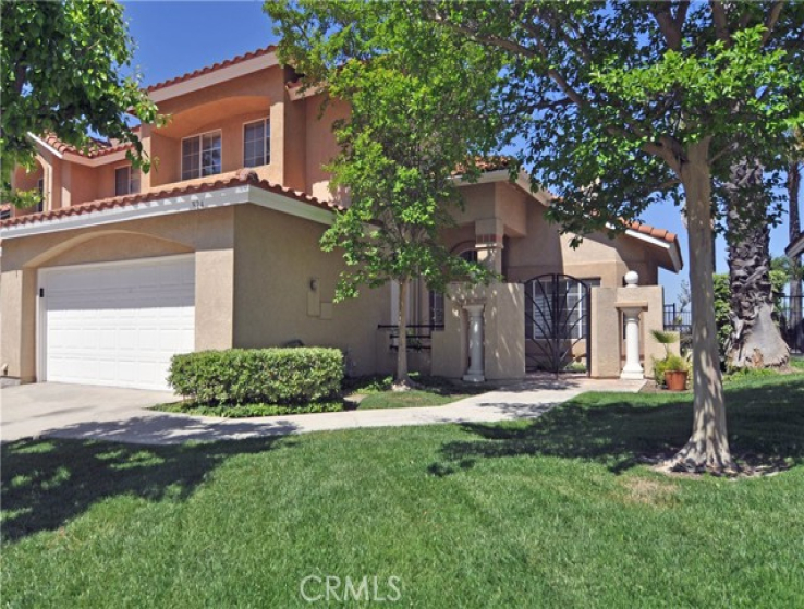 4 Bed Home to Rent in Anaheim Hills, California