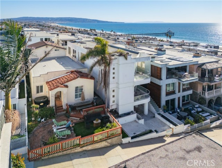 4 Bed Home for Sale in Manhattan Beach, California