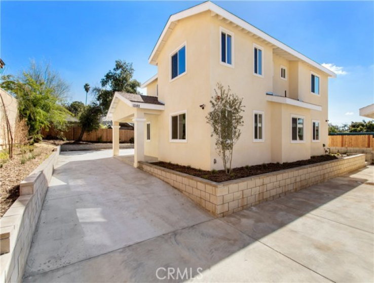 8 Bed Home for Sale in Pasadena, California