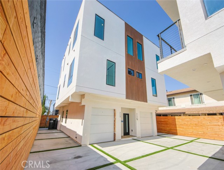  Income Home for Sale in Los Angeles, California