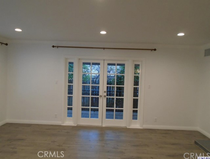 3 Bed Home to Rent in Glendale, California