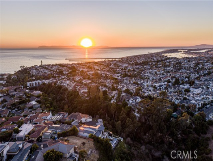 4 Bed Home for Sale in Corona del Mar, California