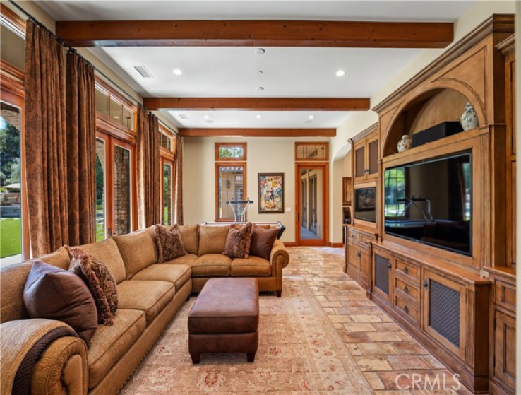 6 Bed Home for Sale in Calabasas, California