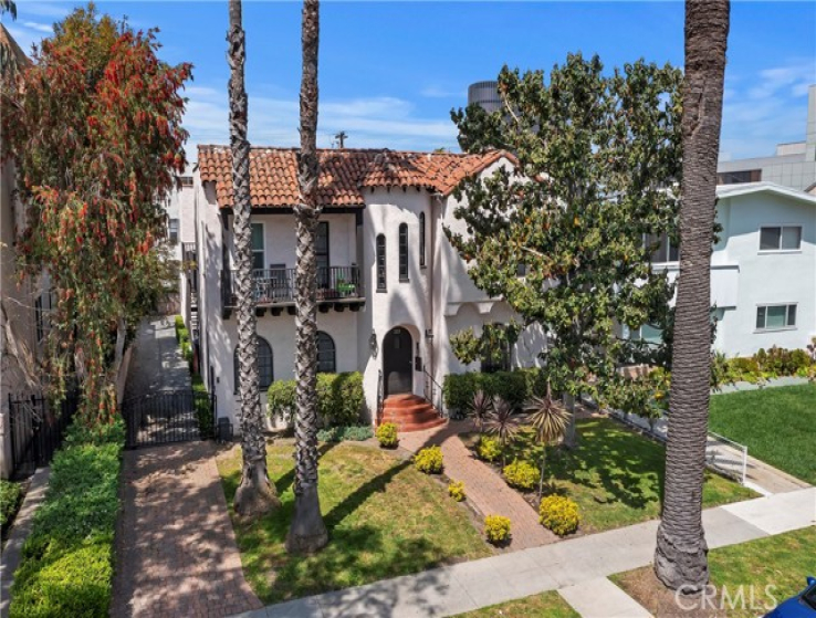  Income Home for Sale in Beverly Hills, California