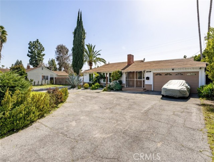 6 Bed Home to Rent in Valley Village, California