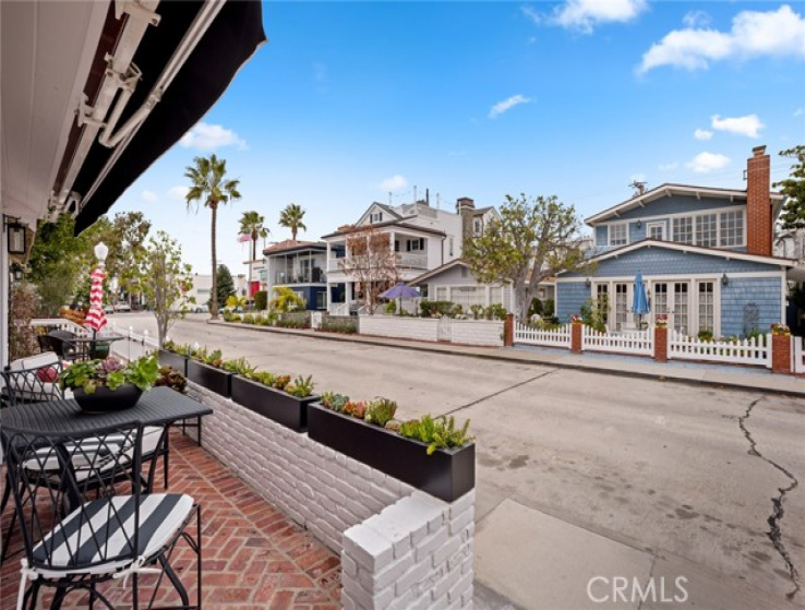 5 Bed Home for Sale in Newport Beach, California