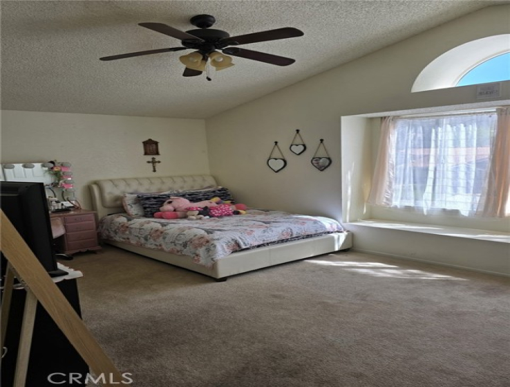 5 Bed Home to Rent in Palmdale, California