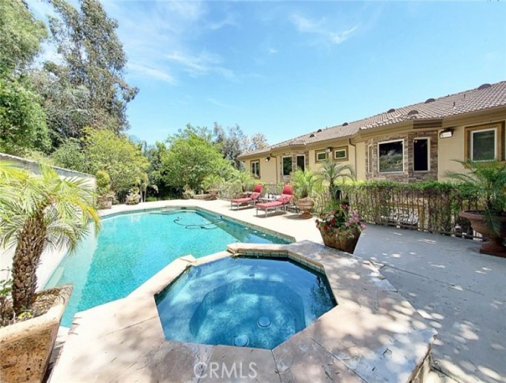 7 Bed Home for Sale in Studio City, California