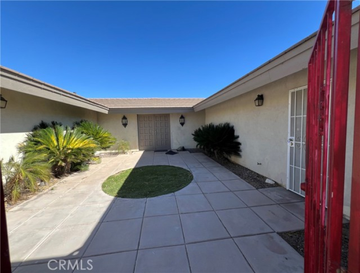 3 Bed Home to Rent in Hesperia, California