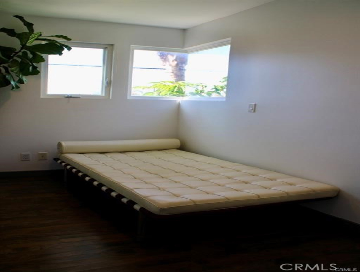 3 Bed Home to Rent in Hermosa Beach, California