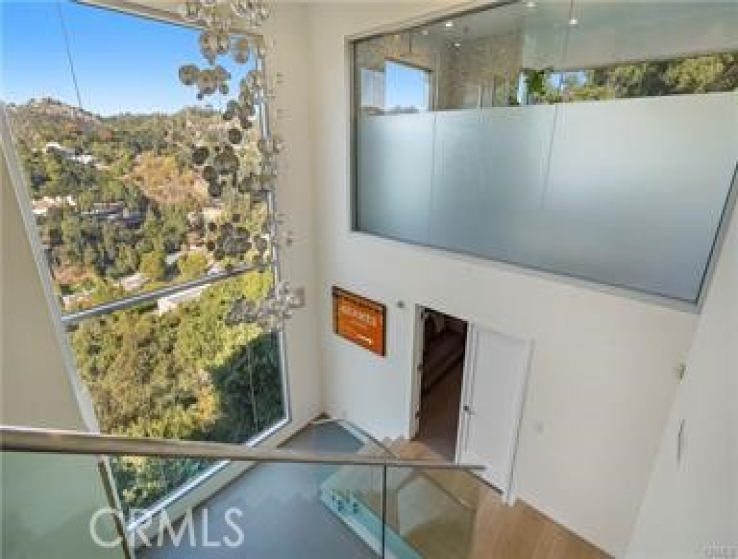 6 Bed Home to Rent in Beverly Hills, California