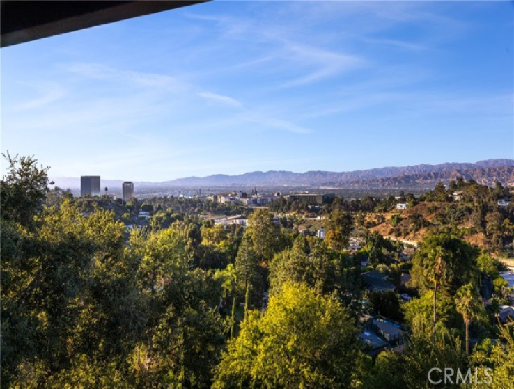 5 Bed Home for Sale in Hollywood Hills, California