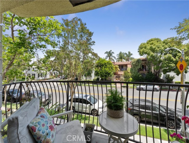 2 Bed Home for Sale in Beverly Hills, California