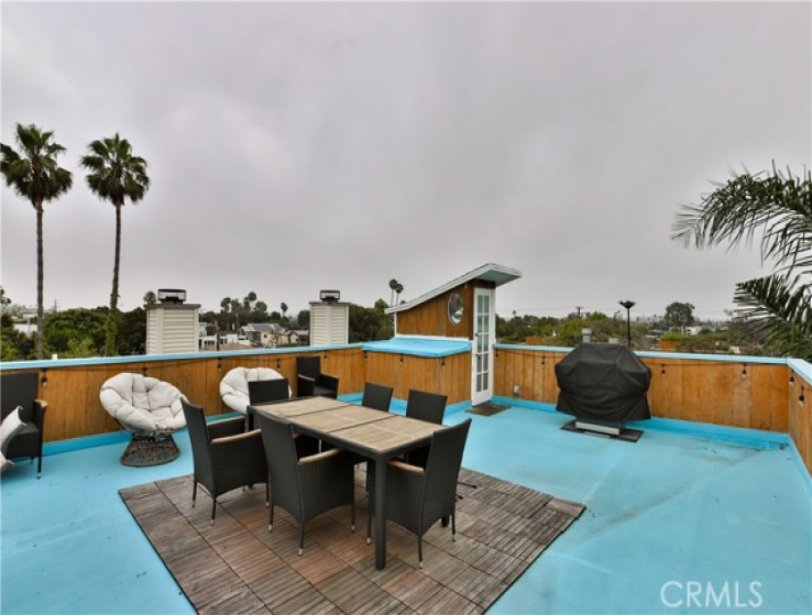  Income Home for Sale in Santa Monica, California