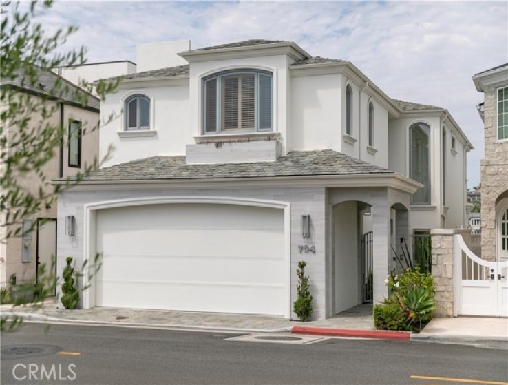 4 Bed Home for Sale in Newport Beach, California