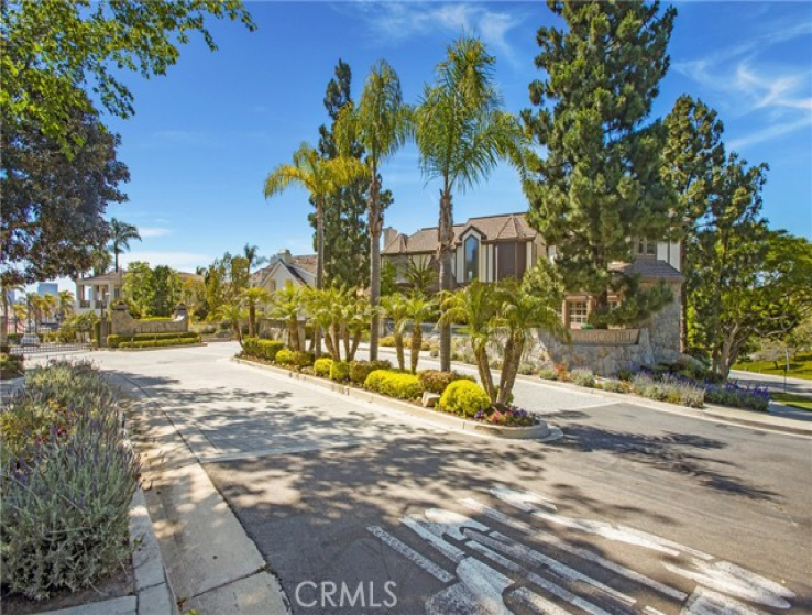 4 Bed Home for Sale in Newport Beach, California