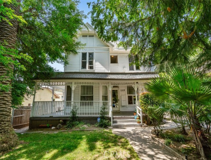  Income Home for Sale in Pasadena, California