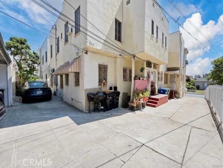  Income Home for Sale in Los Angeles, California