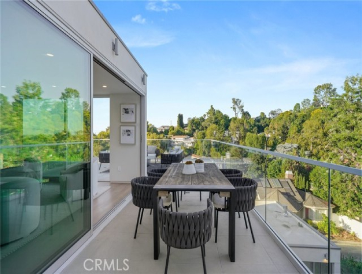 5 Bed Home for Sale in Studio City, California