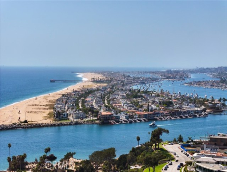 2 Bed Home for Sale in Corona del Mar, California