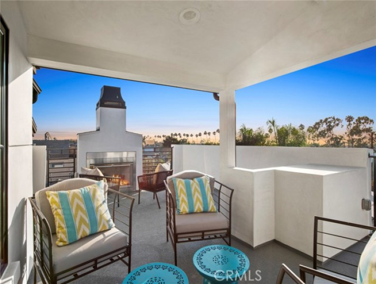 4 Bed Home to Rent in Corona del Mar, California