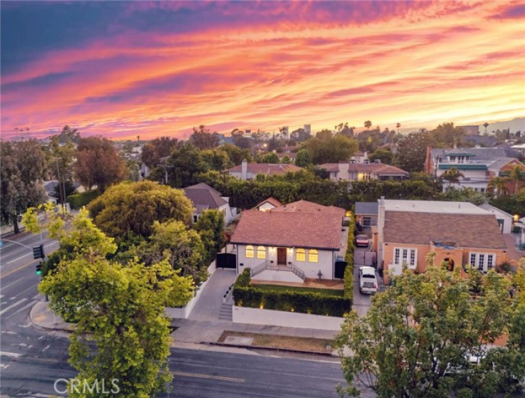 5 Bed Home for Sale in Los Angeles, California