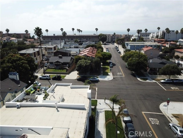 4 Bed Home to Rent in Redondo Beach, California